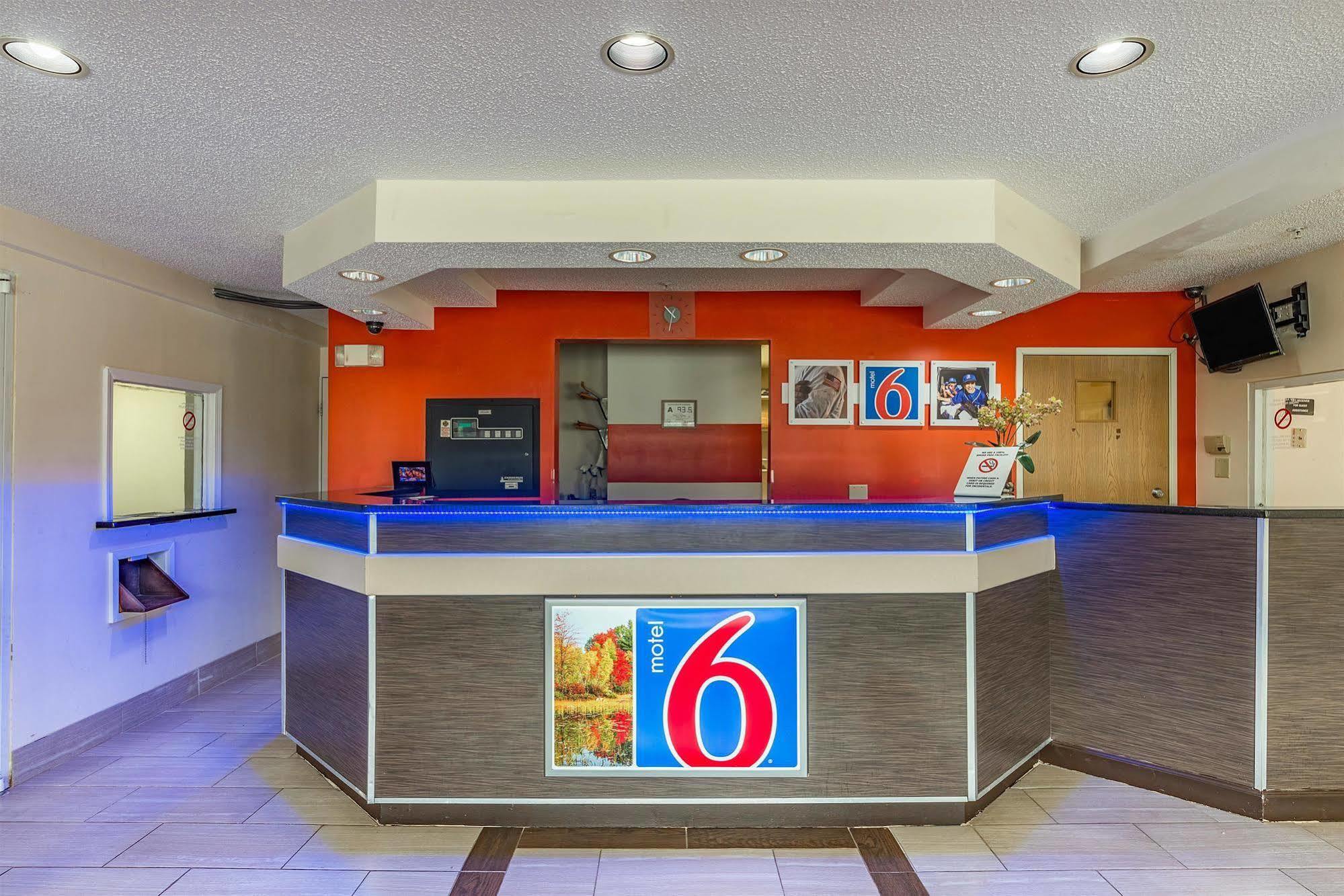 Motel 6-Charlotte, Nc - University Екстер'єр фото